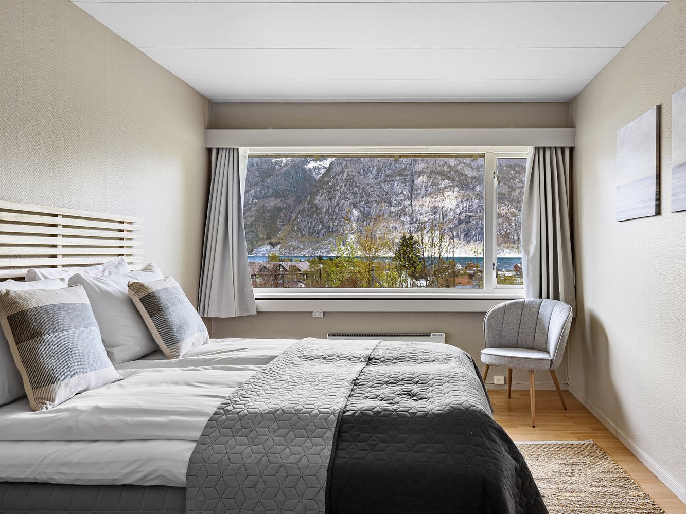 Dobbeltrom med fjordutsikt
